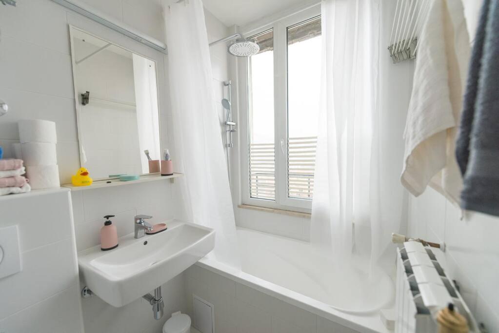 Unit4Six Apartment ซาราเยโว ภายนอก รูปภาพ